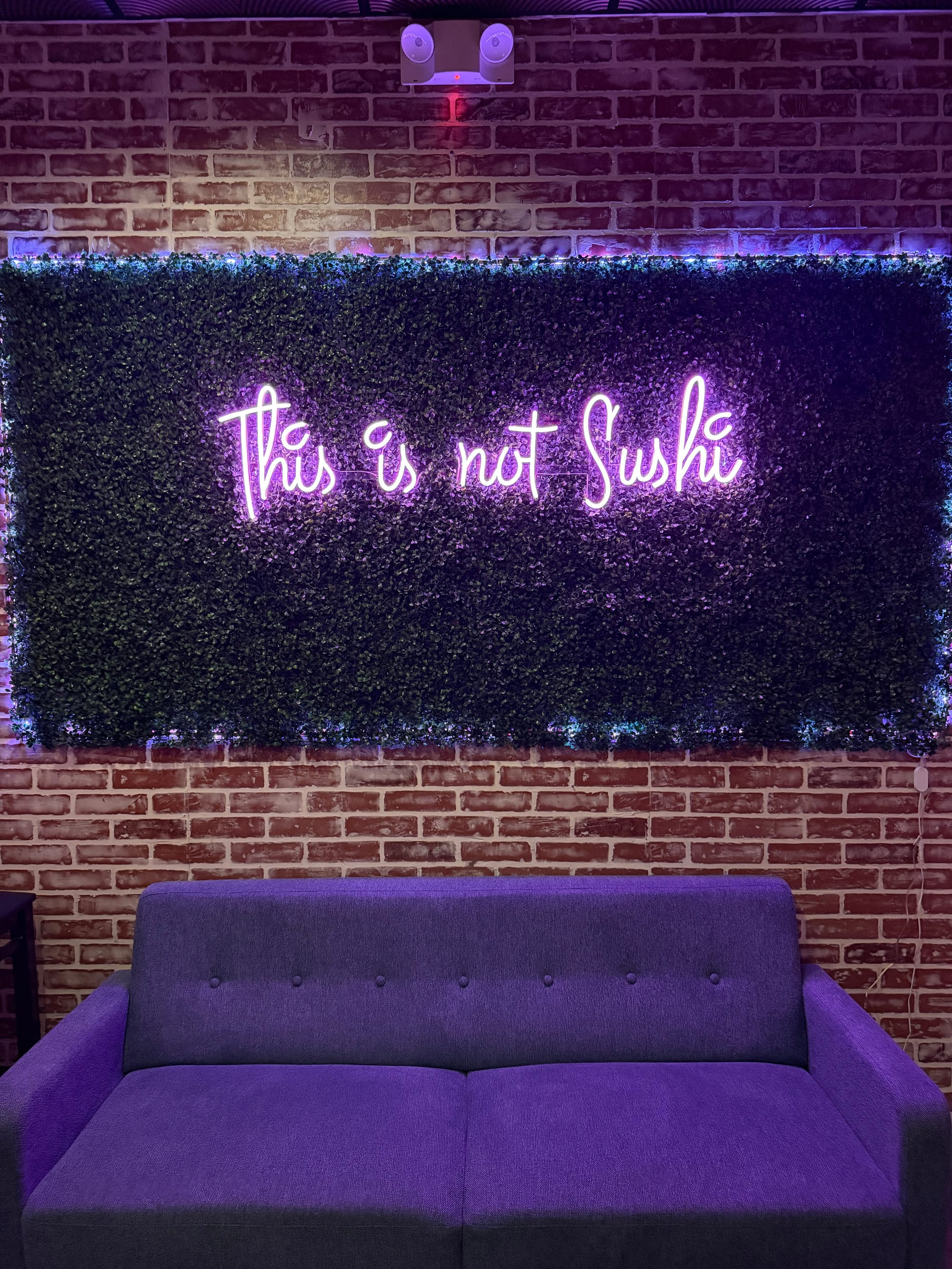 RESTAURANT REVIEW: TINS