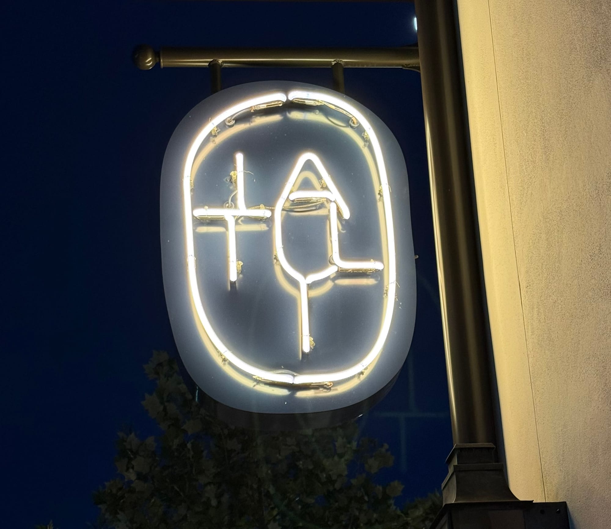 RESTAURANT REVIEW: Latuli