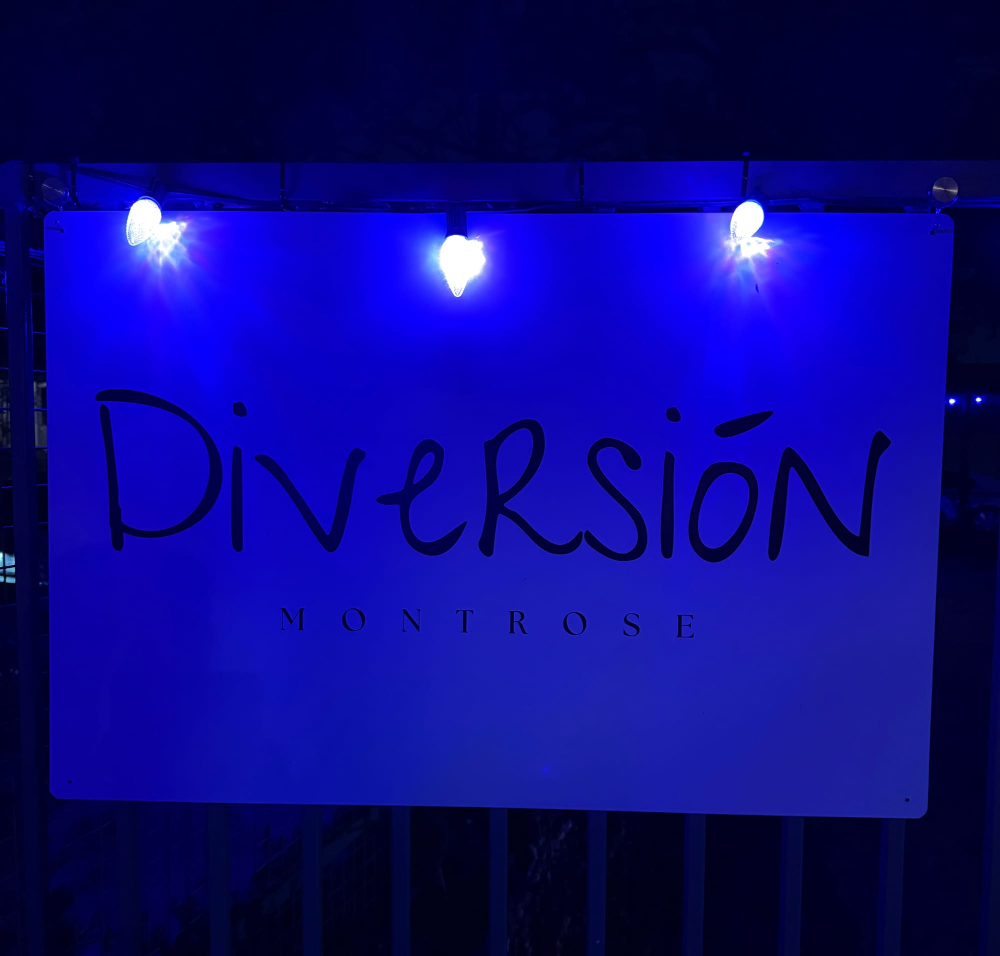 BAR REVIEW: Diversión