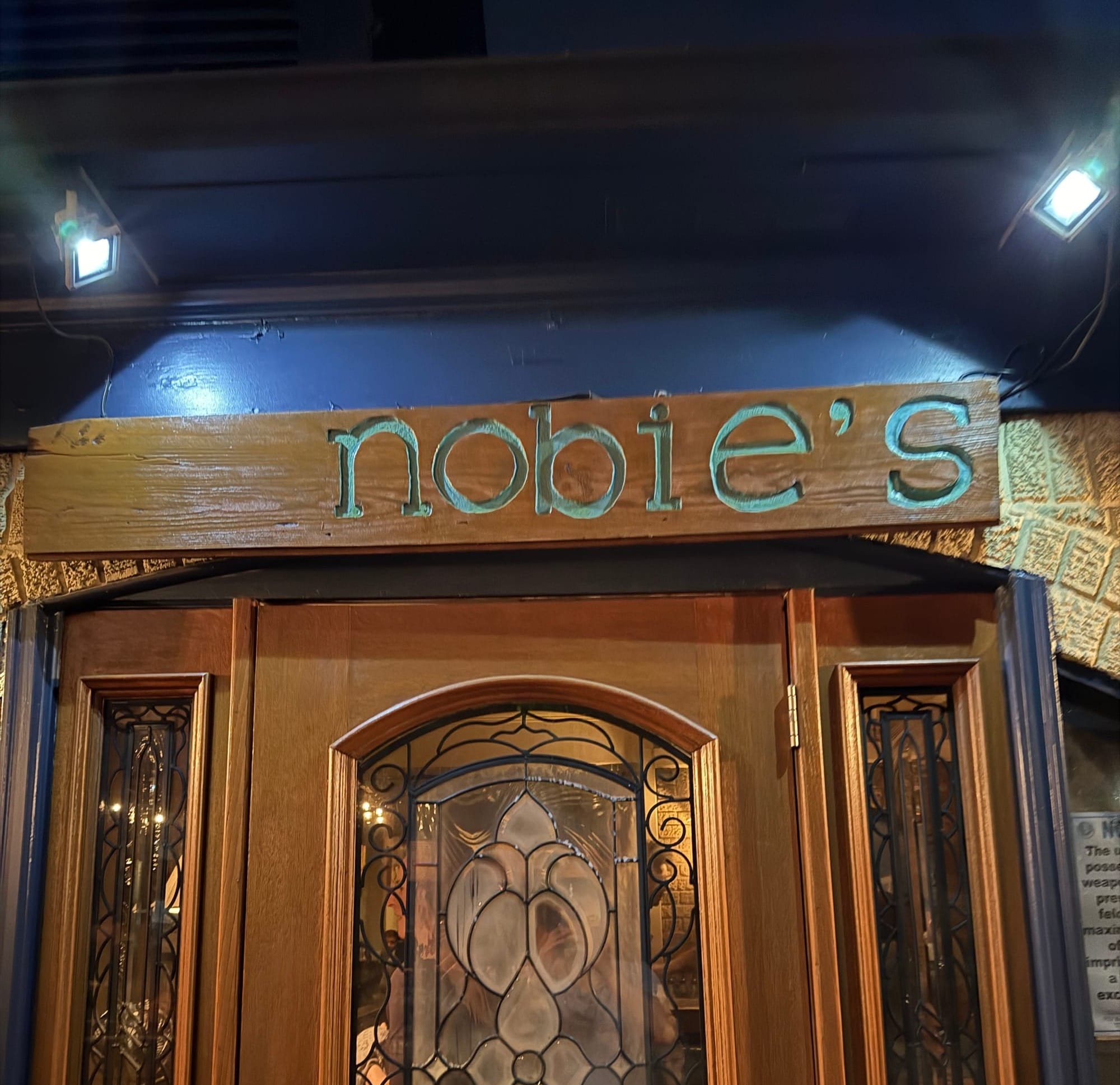 RESTAURANT REVIEW: Nobie's