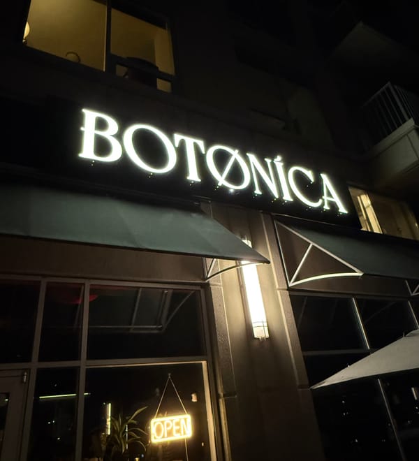 BAR REVIEW: Botøníca