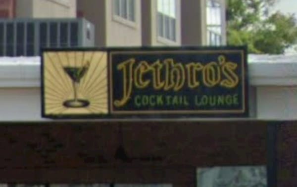 BAR REVIEW: Jethro's Cocktail Lounge