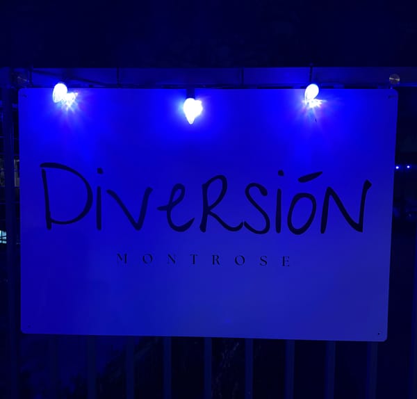 BAR REVIEW: Diversión